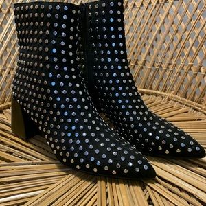 BRAND NEW! Steve Madden studded black booties
